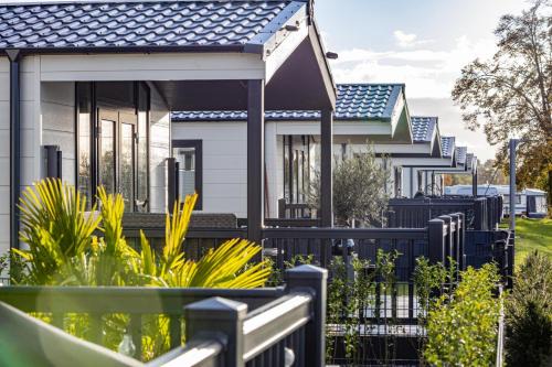 Wassenberg Cabin | Amici Camping Urlaub am Effelder Waldsee