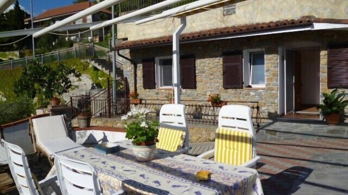 Sanremo House | Among olive trees and lavender two-room independent apartment- 6 minutes by car from Teatro Ariston