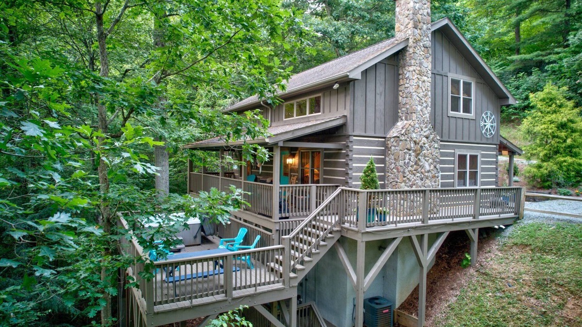 Vilas Cabin | Among the Trees - Valle Crucis Cabin with hot tub, Pool Table, Pond, Fire pit