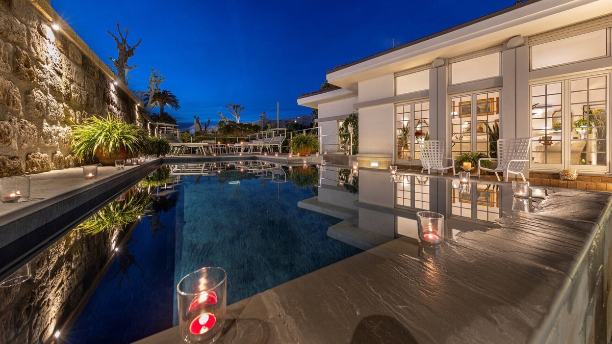 Sorrento City Centre Villa | AMORE RENTALS - Lux Villa with Private Pool, Parking and Terrace
