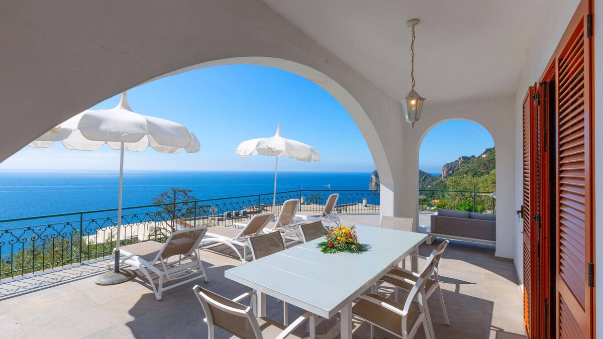 Sirenuse Villa | AMORE RENTALS - Villa Marina with Private Pool, Sea View, Terraces and Parking