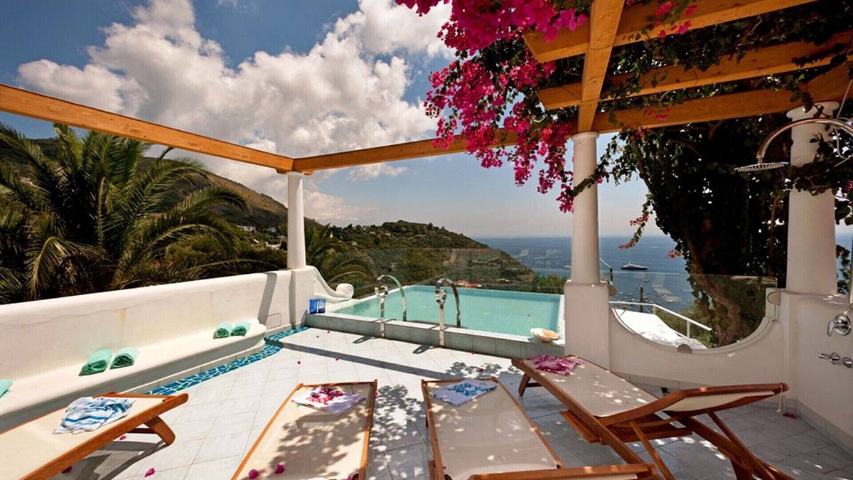 Nerano Villa | AMORE RENTALS - Villa Ariadne with Dazzling Sea View, Jacuzzi, Pool and Breakfast