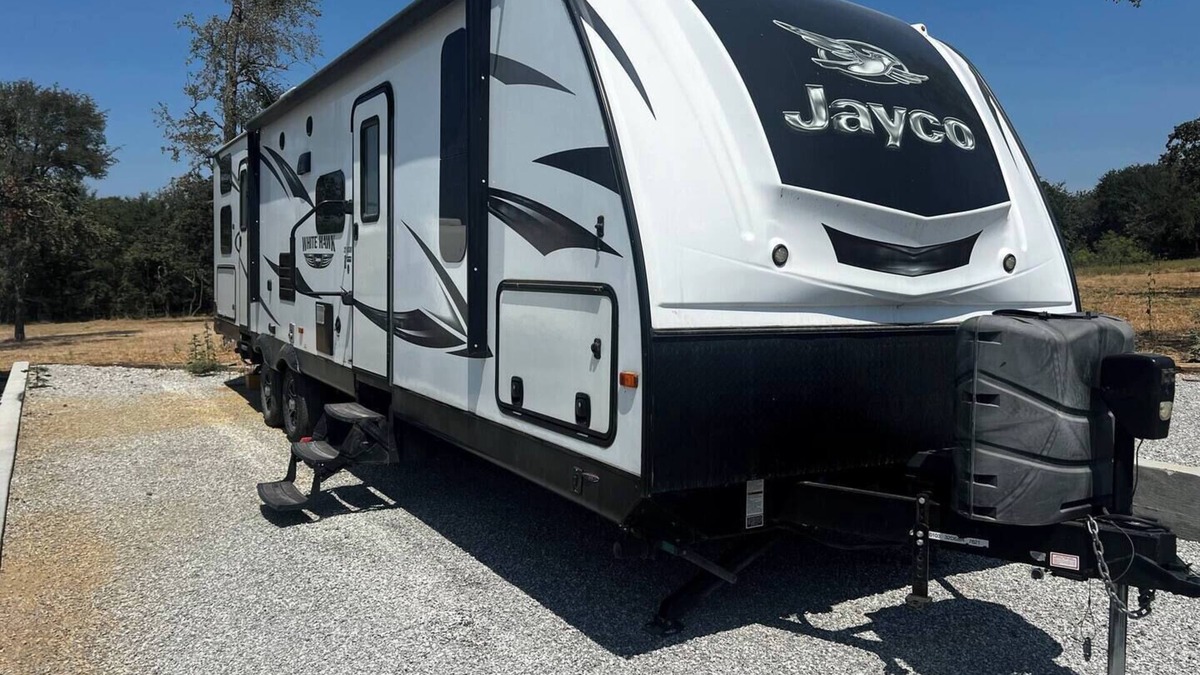 Bridgeport House | Ample Lakeside Travel Trailer