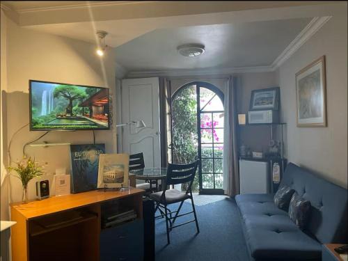 Metepec Apartment | Amplia Habitación tipo Ejecutiva con baño y acceso privados