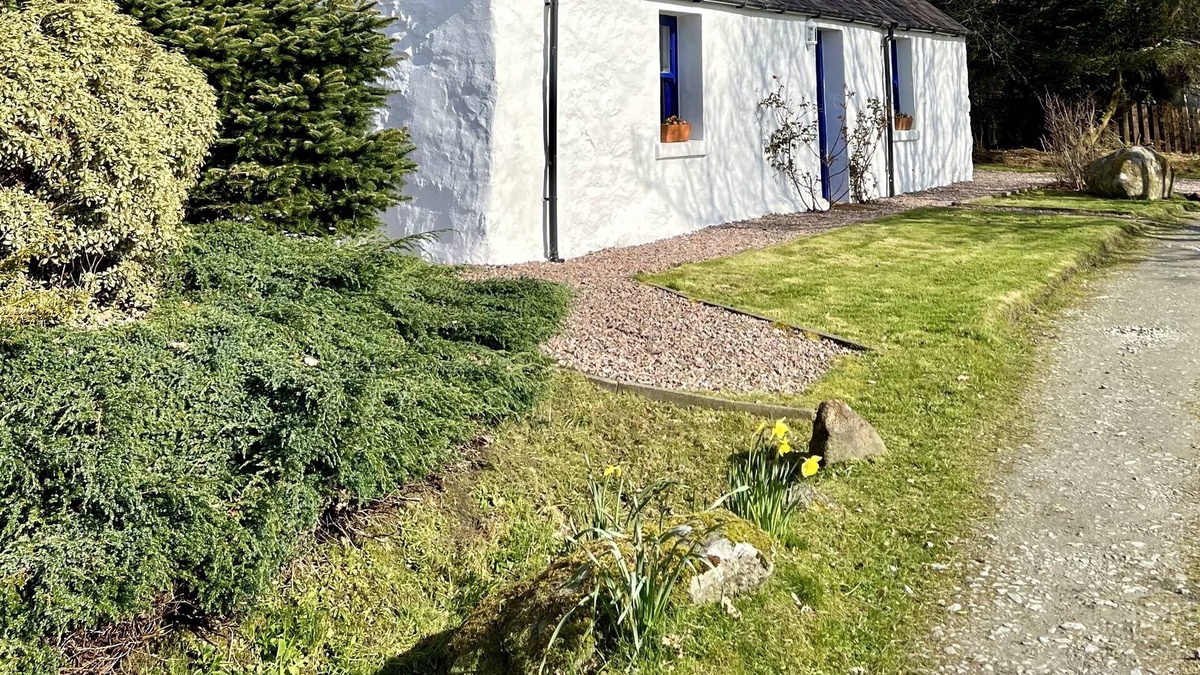 Minard Other | An 18th Century Cottage With Gorgeous Renovated Interior