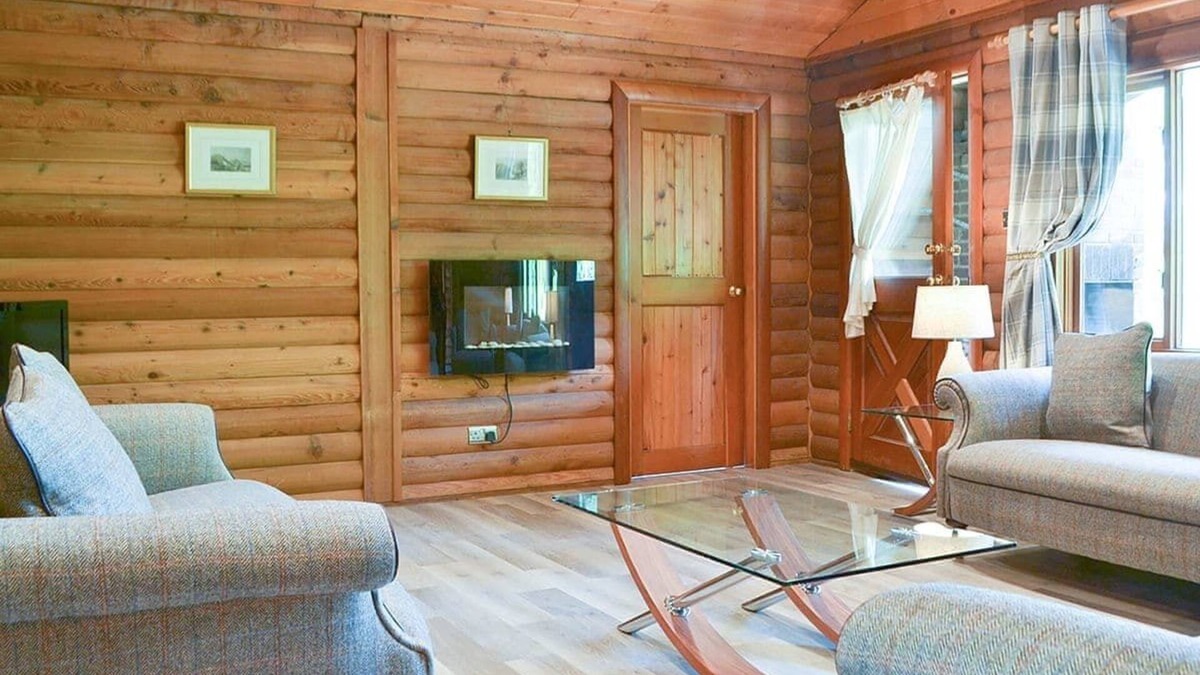 Portsonachan House | An Amazing Cedar 3 Bedroom Lodge On The Lochside at Portsonachan
