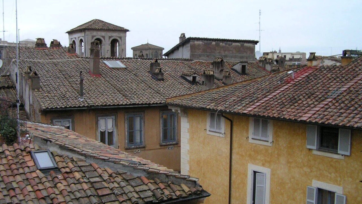 Rione V Ponte Apartment | An Apartment In The Center Of Rome With A View On The Roofs And A Terrace