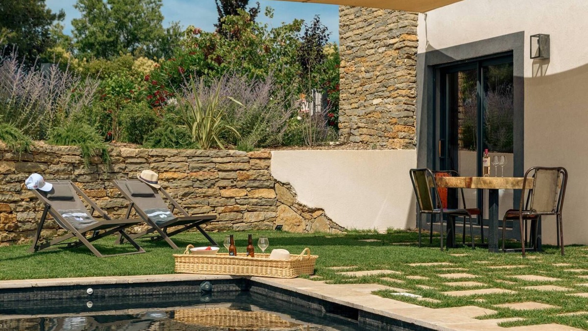 Puyloubier House | An apartment with a garden, a terrace and a Jacuzzi in a vineyard estate – Sleeps 4