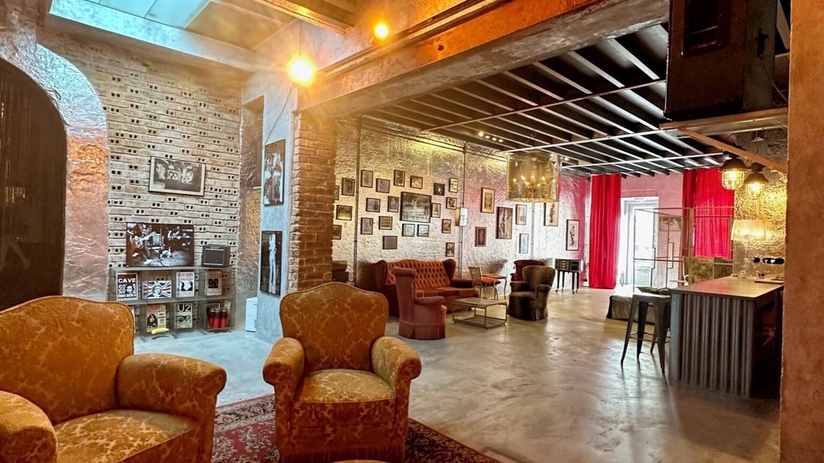 Marvila Apartment | An art gallery, loft in the trendy alternative district of Marvila, Lisbon, PT