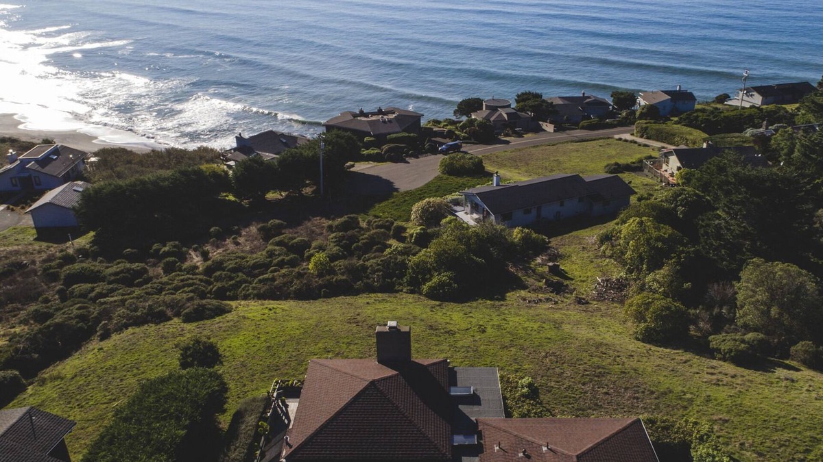 Manchester House | An Artist's Retreat Overlooking the Pacific
