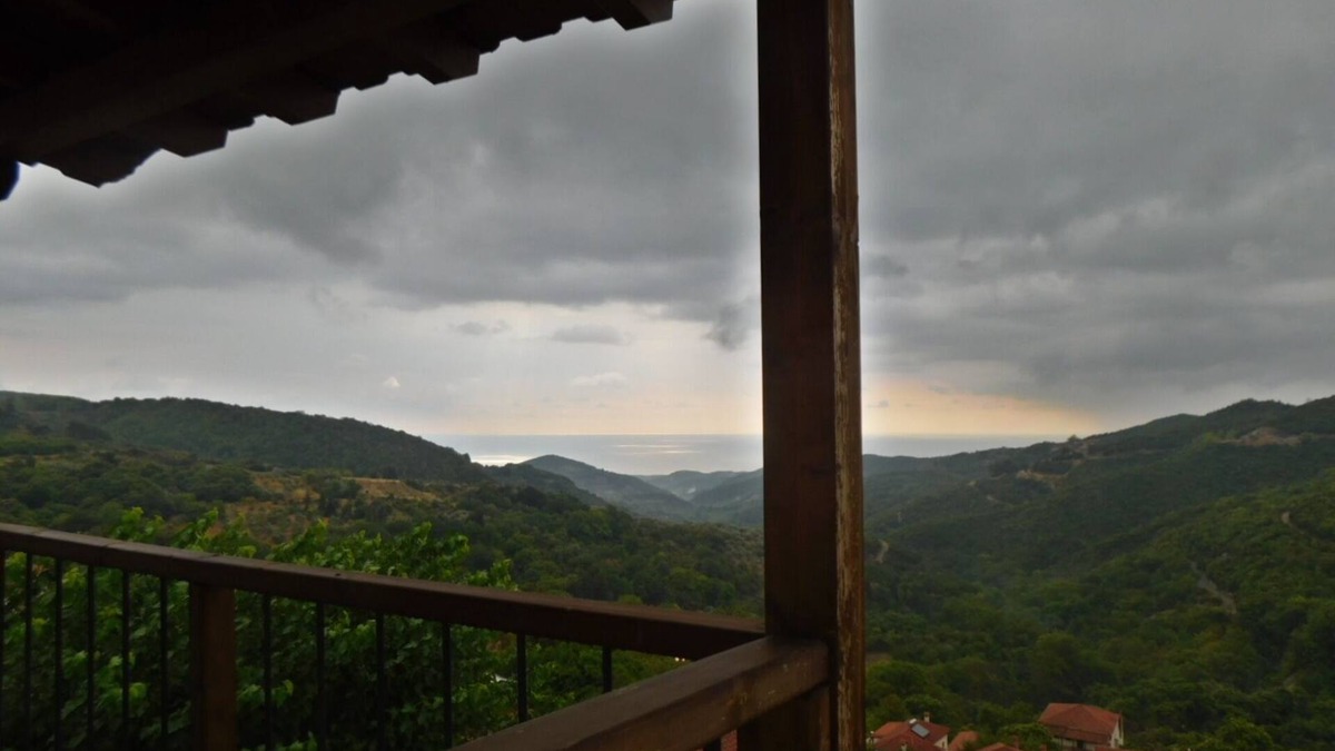 Agia House | an artist's STONE HOUSE 8 km from the seaside