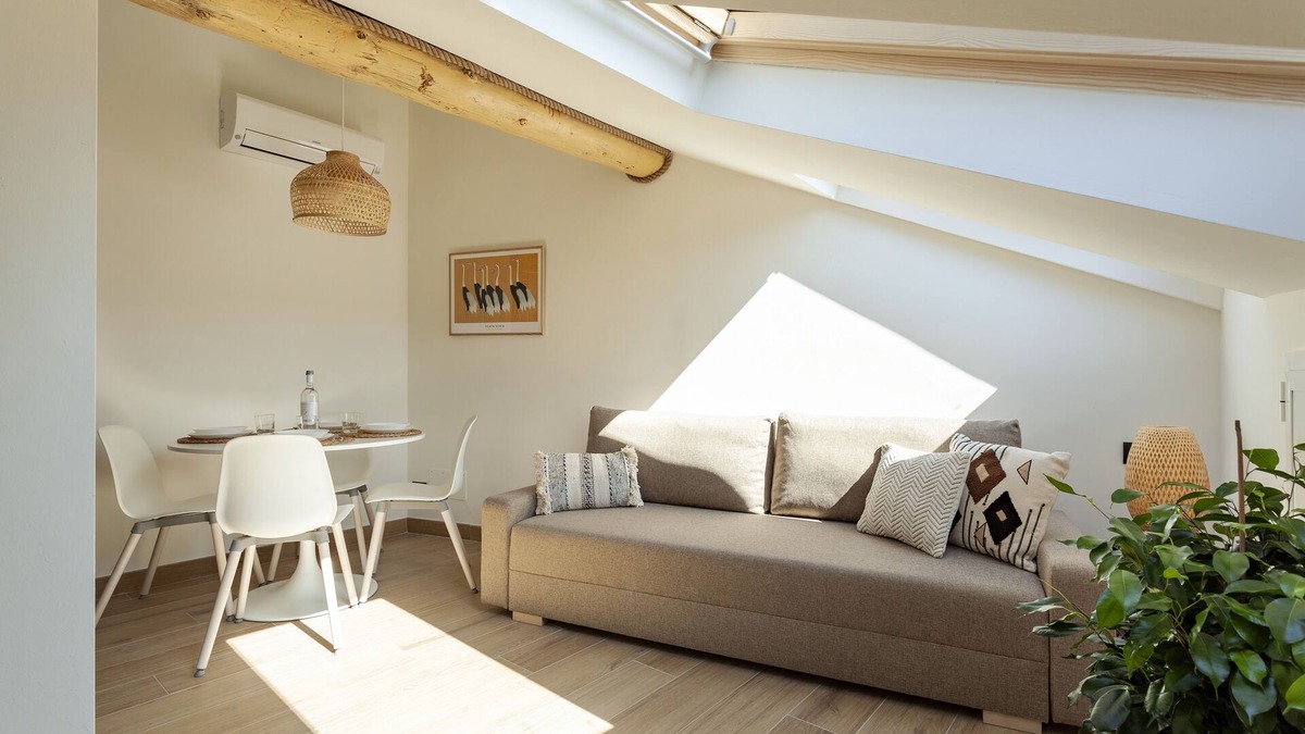Dizzasco Apartment | An attic on Lake Como