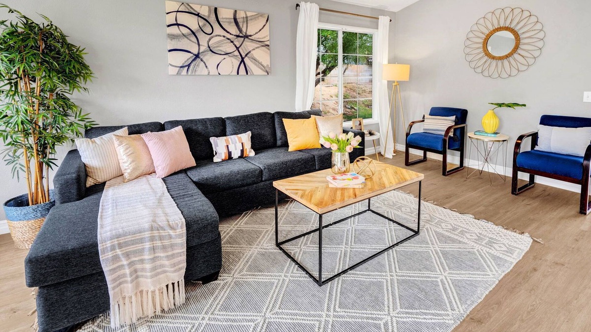 Stevenson Ranch House | An Beautiful Designed Home in LA Suburb For Family