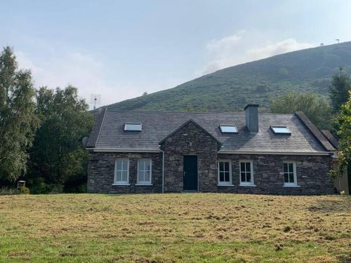 MacGillycuddy's Reeks House | An Charraig
