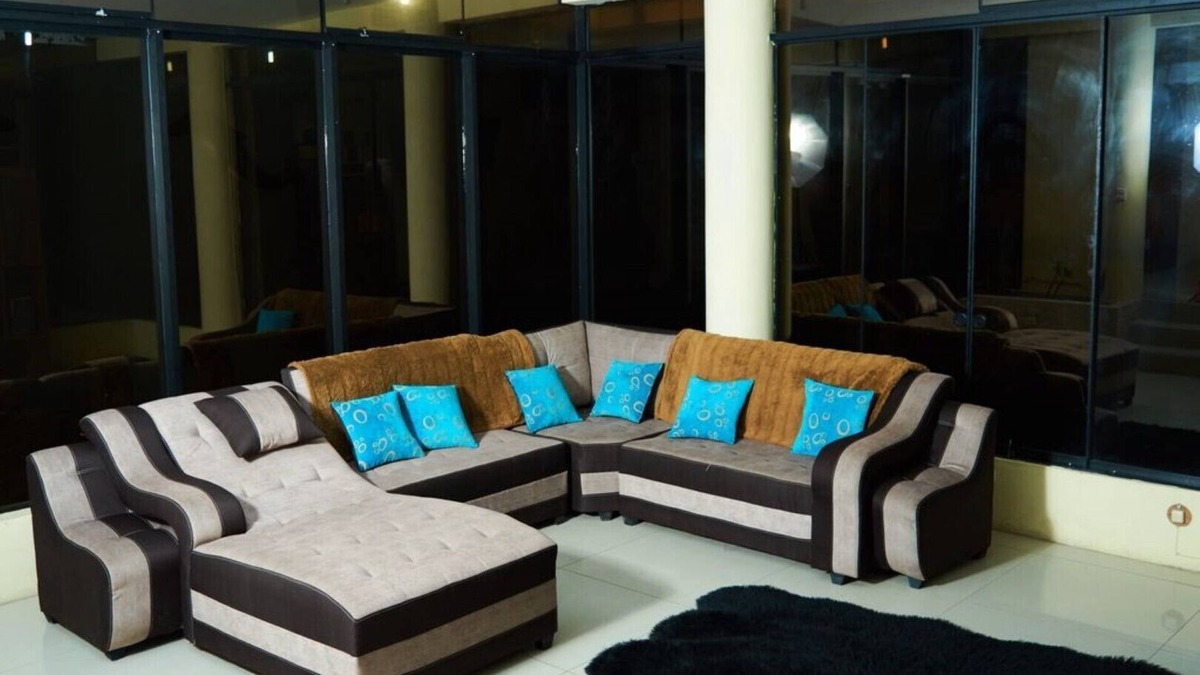 Huanchaco House | An expensive master bedroom