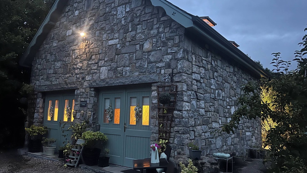 Ashbourne Cottage | An Irish welcome. Quiet Country Cottage close to Dublin Airport & City