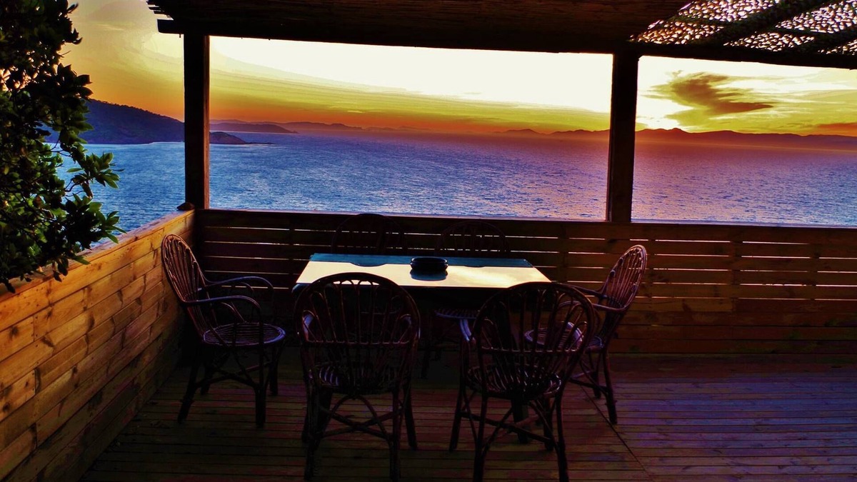 Ile du Levant House | An isolated landmark, on a golden and summer island!