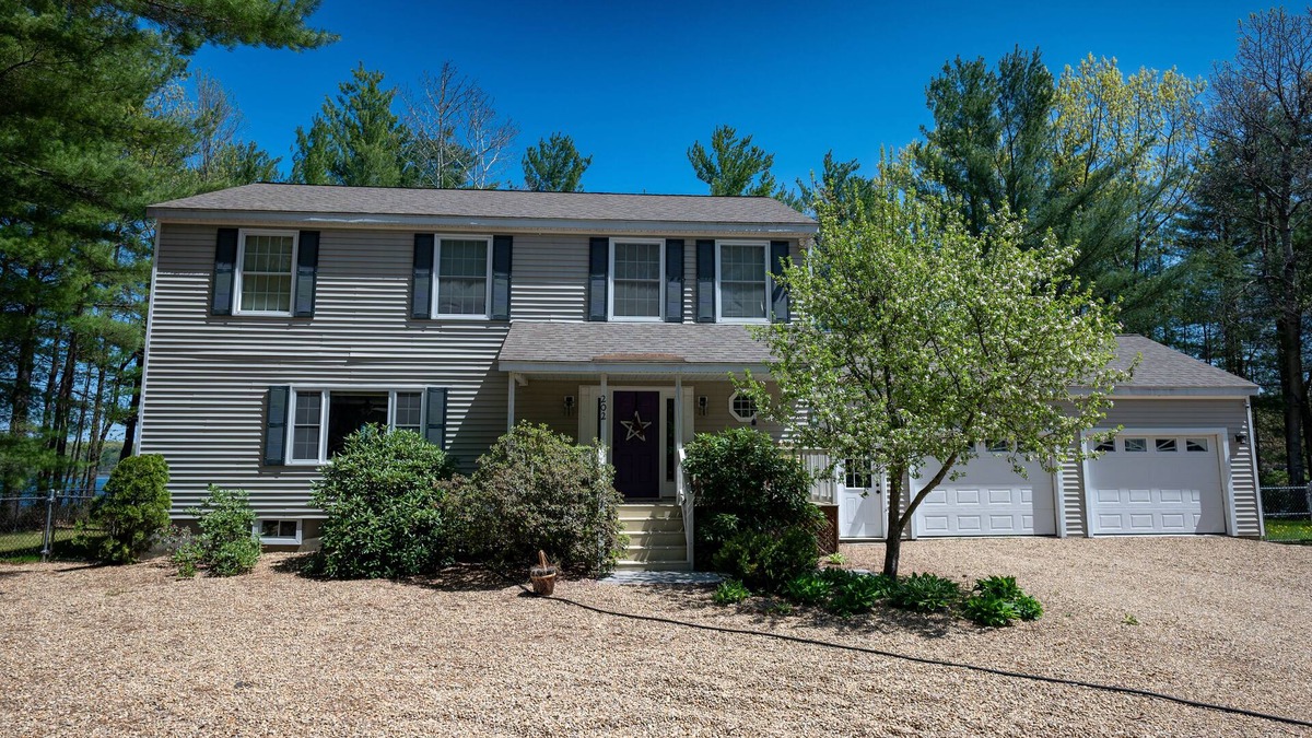 Lochmere House | An oasis sitting right on Silver Lake