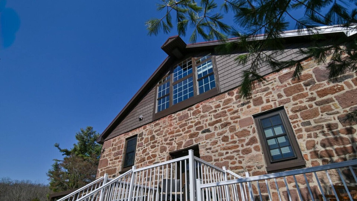 Stouchsburg House | An old mill from the 1800`s has been renovated into a Mill House with three Suites - two with private entrances