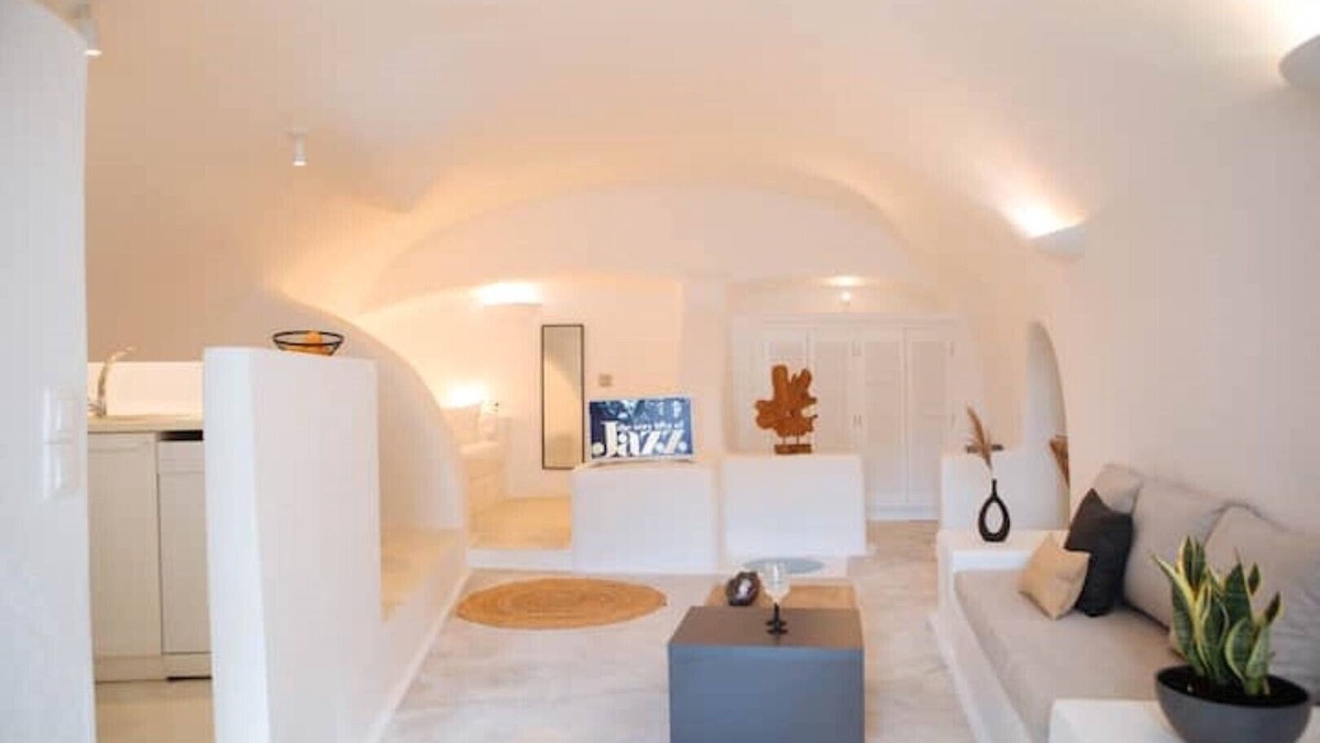 Finikia Villa | An old traditional Winemakers cellar carved into the hills of Finikia.