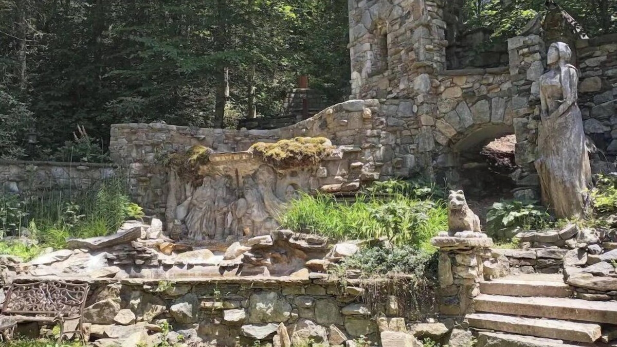 Barnardsville Apartment | An Understory Sanctuary