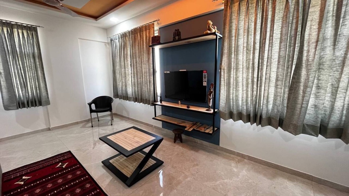 Nashik Apartment | Anahat Host-all : Cozy 2-bedroom apartment in Nashik with WiFi, AC Max 6 Pax