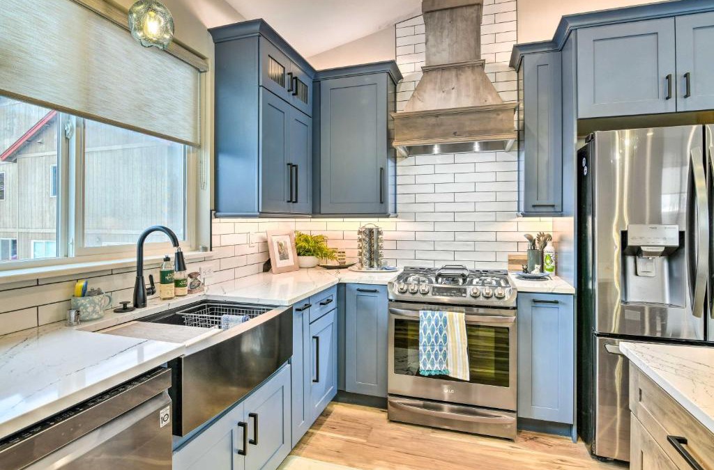 Sand Lake Apartment | Anchorage Apartment with a View about 3 Mi to Airport