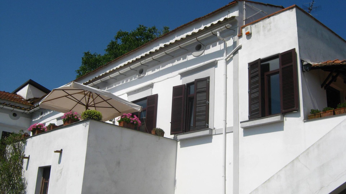 Cava de' Tirreni House | Ancient "CASOLARE ULIVETO" near POMPEI/AMALFI Coast with affiliated POOL