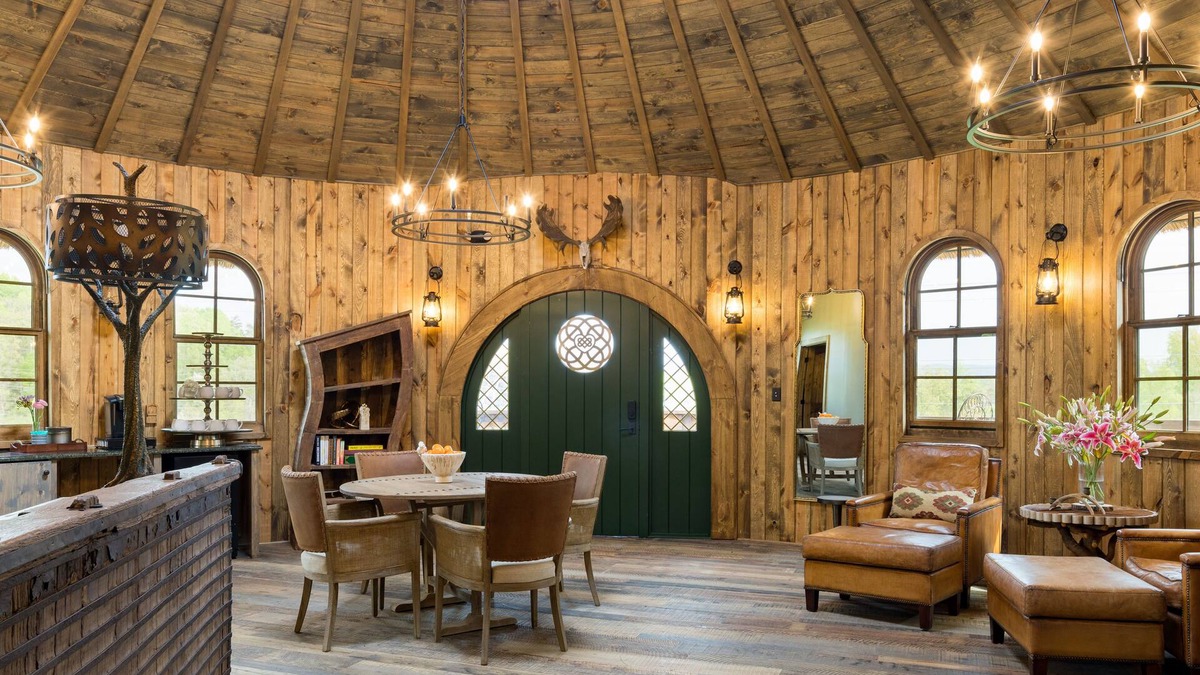 Knoxville Hotel | Ancient Lore Village