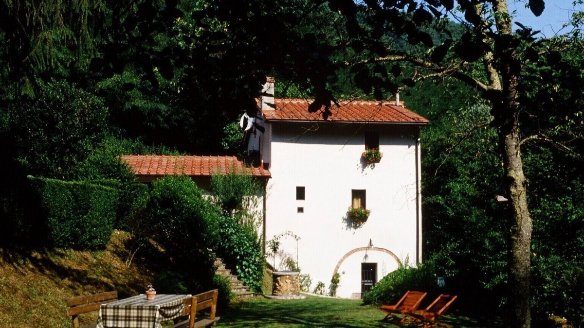 Borgo San Lorenzo House | ancient restored mole with natutal pool in the river