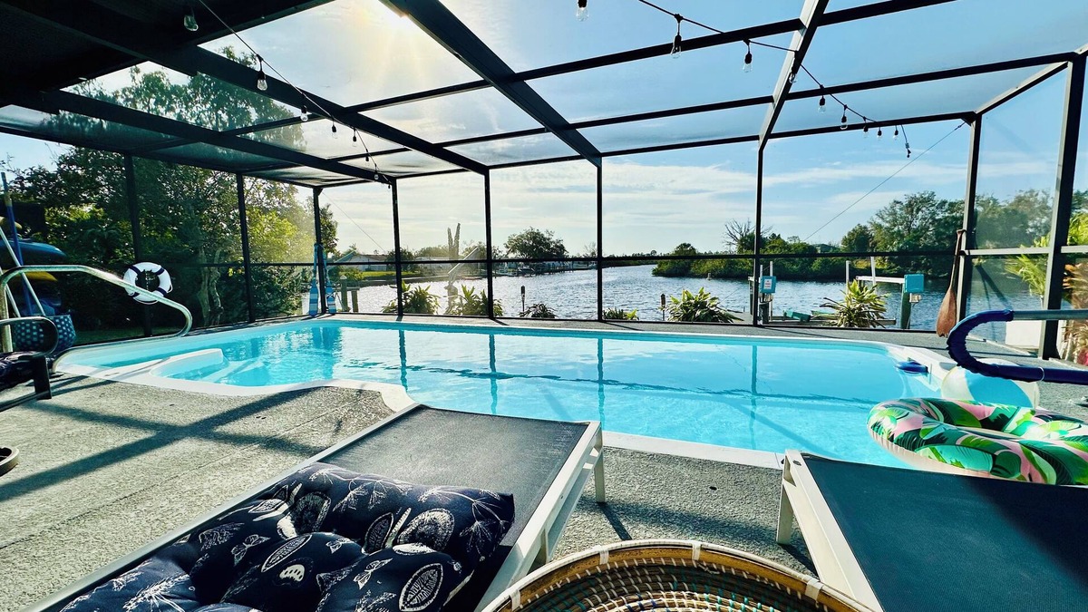 Forest Hills House | Anclote Oasis - Tarpon Springs - Waterfront Sunsets & Private Pool