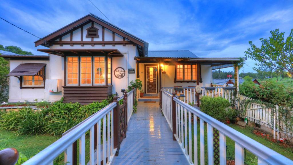 South Grafton Bed & Breakfast | Andavine House - Bed & Breakfast