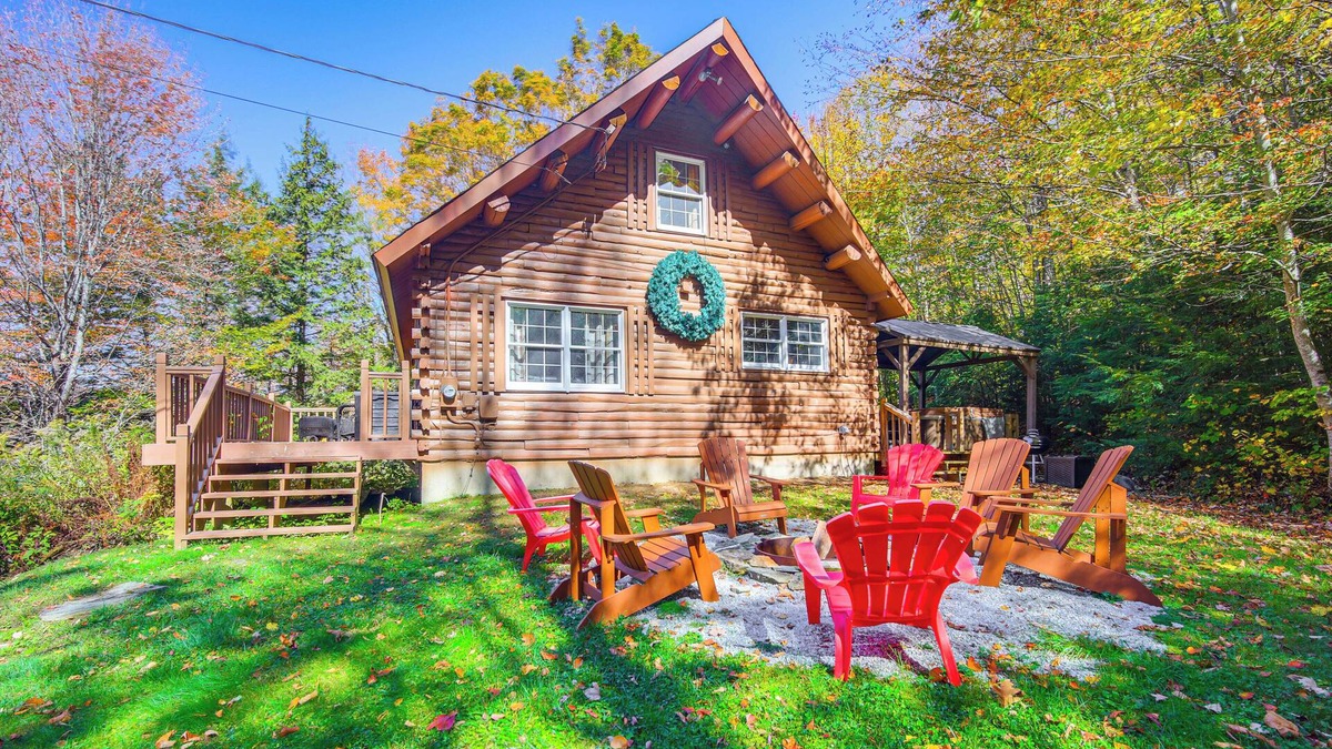 Andover Cabin | Andover Cabin Retreat w/Hot Tub & Fireplace!