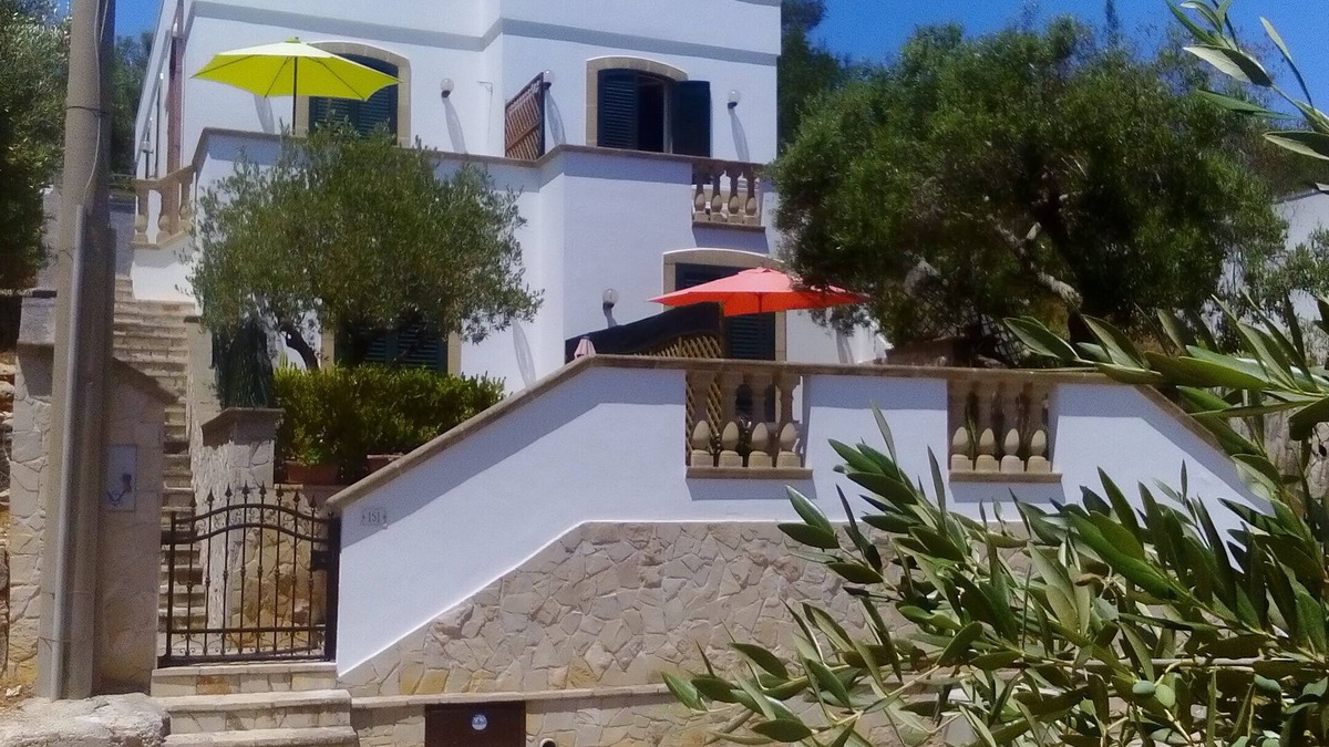 Marina di Andrano House | ANDRANO. Location CAVE GREEN. Villa with sea view