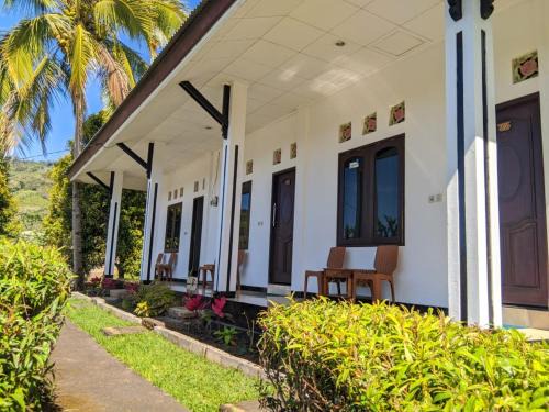 Moni Bed & Breakfast | Andy's Lodge Kelimutu