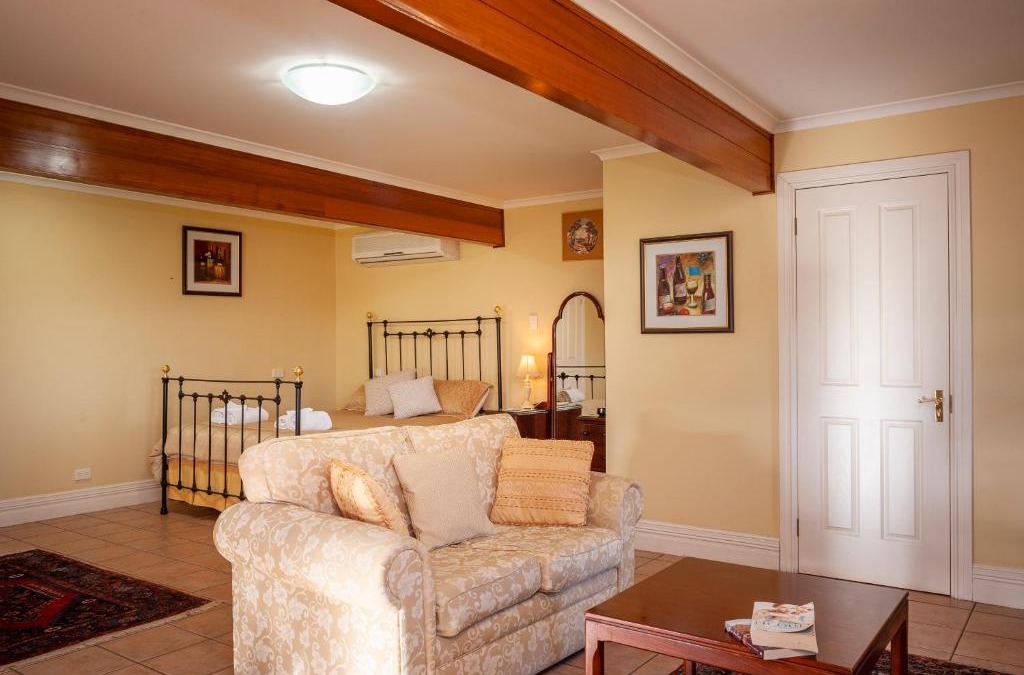 Angaston House | Angaston Saleyards Luxury Accommodation