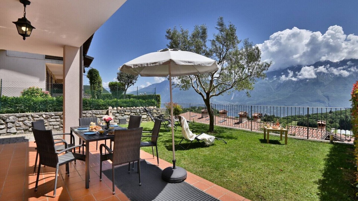 Prabione Apartment | Angelica 5 by Theater Home, with fenced garden and lake view