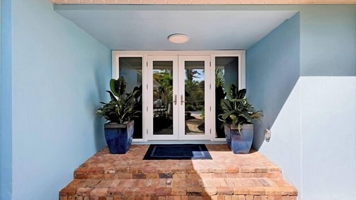 Chateaux Sur Mer House | Angel’s Nest – Gulf-Front with Private Pool in Sanibel’s Chateaux Sur Mer