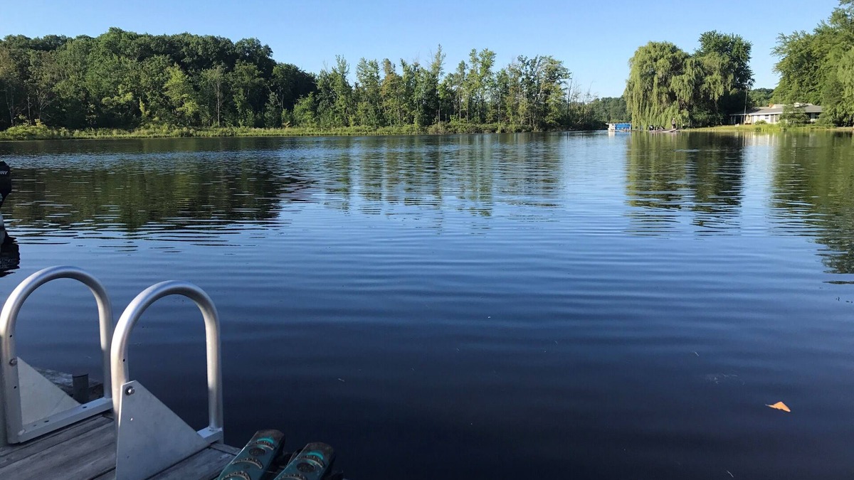 Unadilla Township Cottage | Angler's Cove - Family Friendly Lakefront Cottage