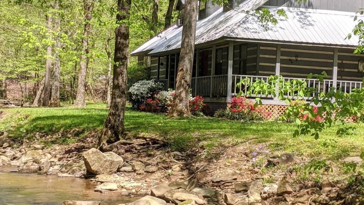 Reliance Cabin | Anglers Hideaway at Hiwassee River