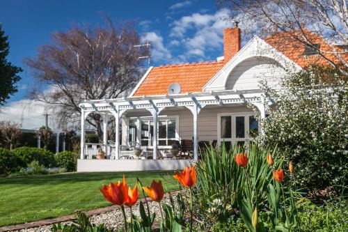 Renwick Bed & Breakfast | Anglesea House Inn