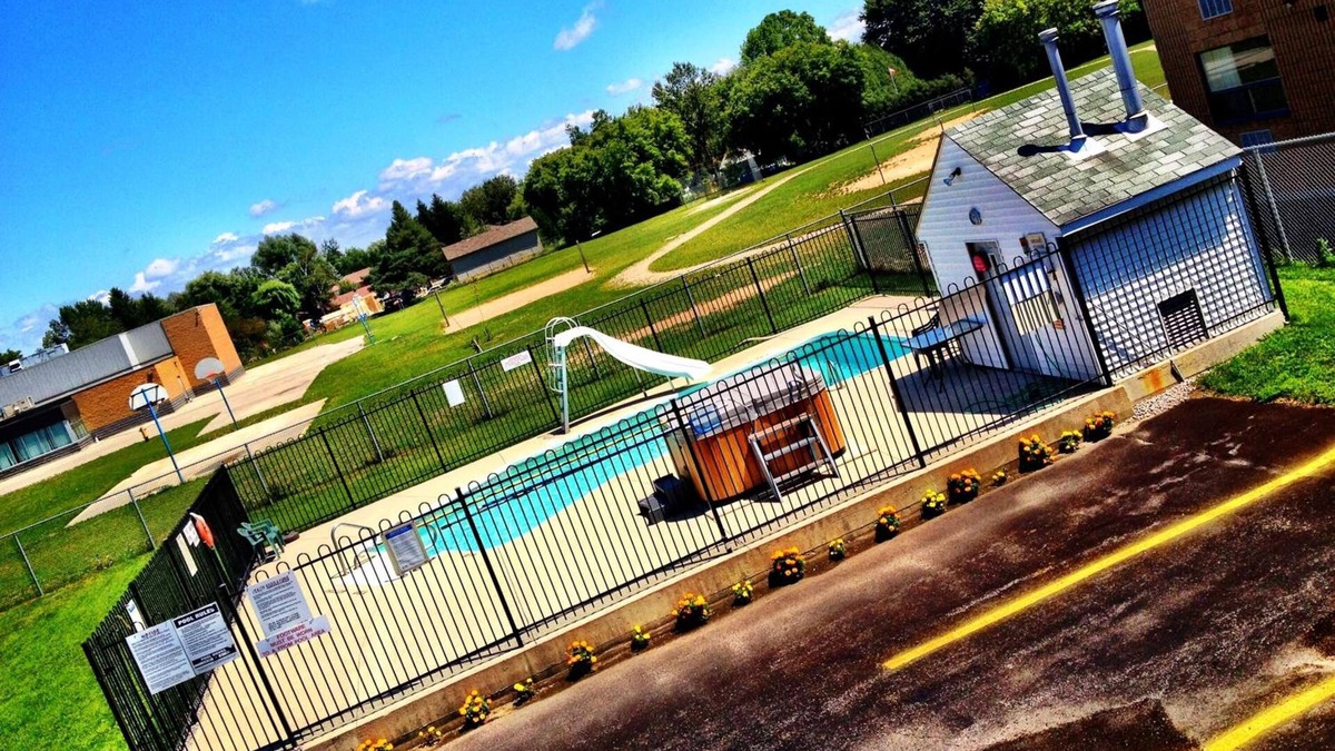 Angus Hotel | Angus Inn