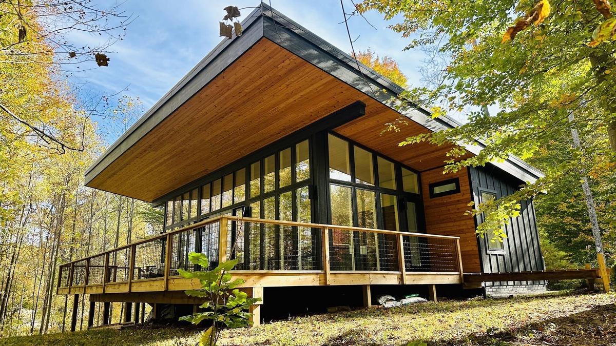 Palmyra Cabin | Anjuna River House - the hidden Scandi cabin on 12 acres in Southern Indiana!
