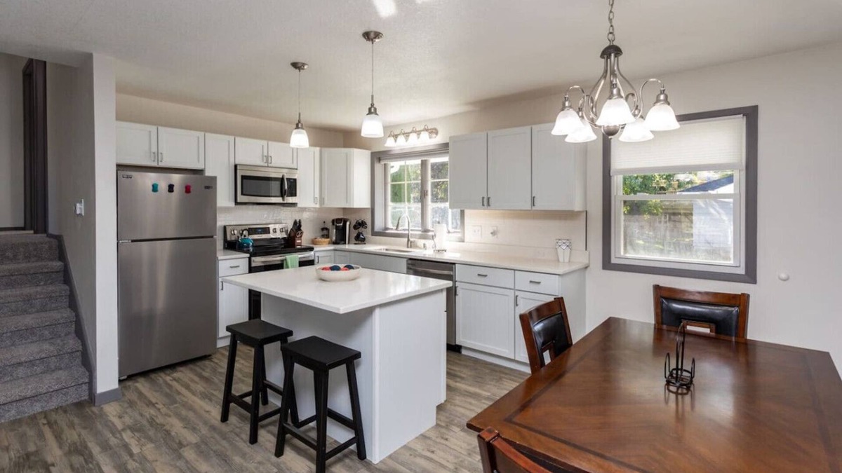 Ankeny House | Ankeny Heights - A 4 bedroom and 2 bath home