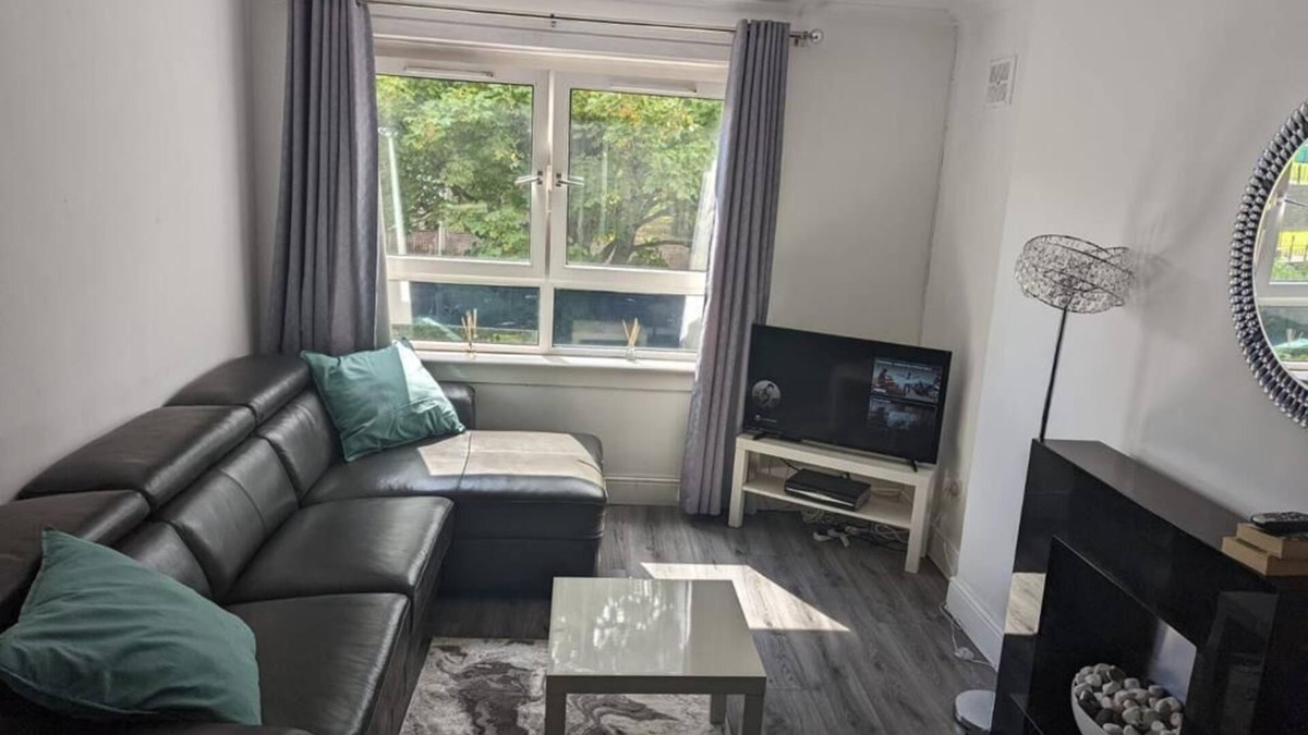 Greenock Apartment | Ann St Short-Term Stay, Greenock, United Kingdom