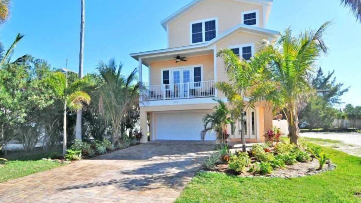 Anna Maria House | Anna Maria Northshore beauty W/Private Pool. 1 block from Anna Maria Beach!