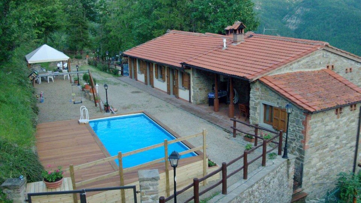 Valagnesi Apartment | Annarita - Country house with swimming pool in Casentino Valley, Tuscany