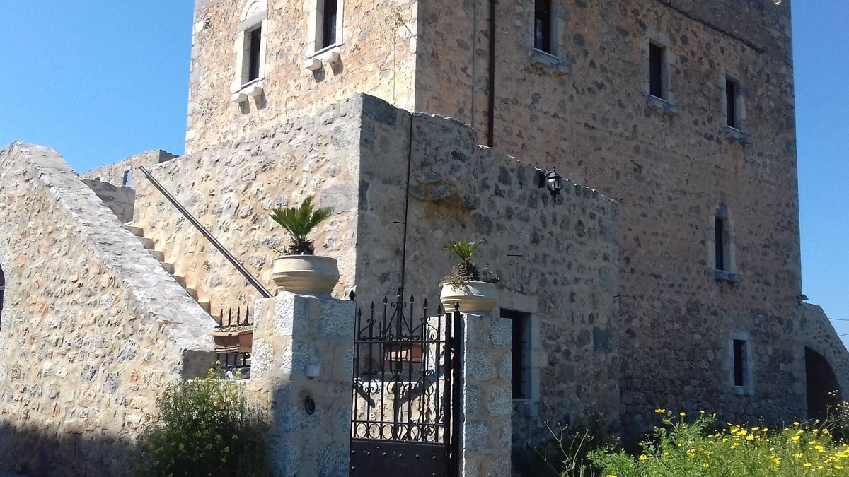 Pagkia House | Annezoula's Castle