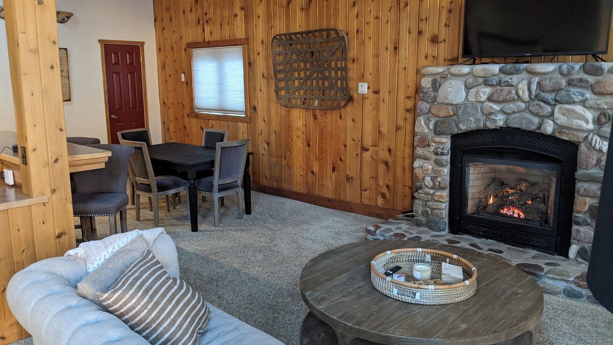 Challis Apartment | Annie Oakley's Outpost - Large 1-Bedroom in the Heart of Challis
