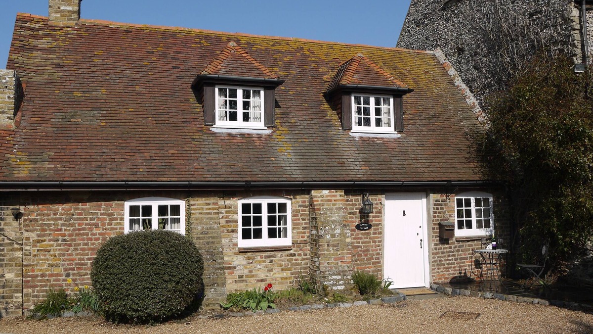 Manston Cottage | Annie's Cottage. A pretty chocolate box style cottage with lots of character.